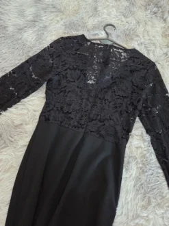 Kombinezon czarny szerokie nogawki koronka dekolt serek