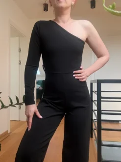 Kombinezon damski czarny one shoulder M elegancki Classic Chic old money wesele hit viral