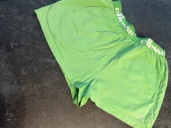 Komplet spodenki + top ellesse