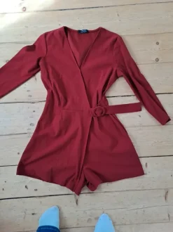 Kort byxklolsdress