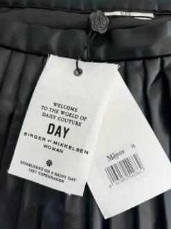 Kort skind nederdel Day