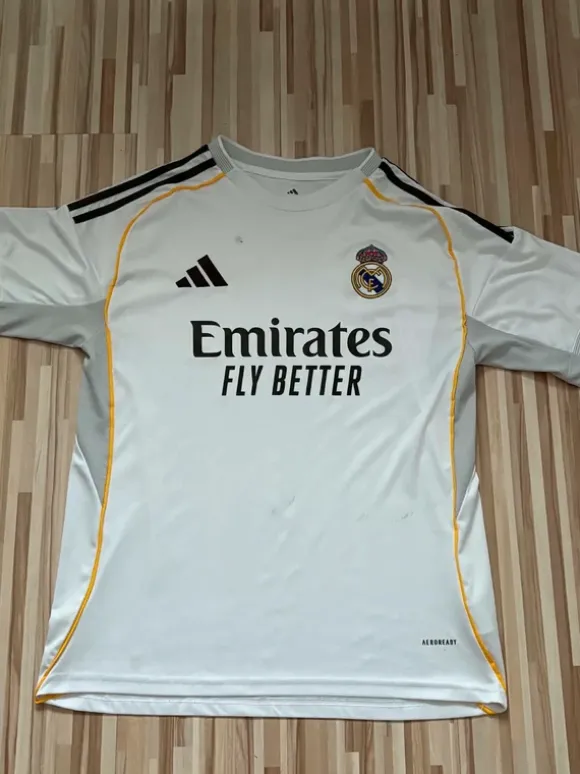 Koszulka Real Madrid biała – rozmiar M | okazja!