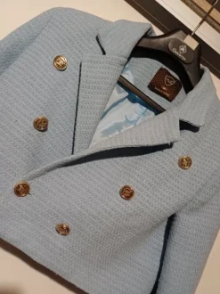Krótka marynarka baby blue