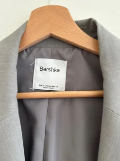 Krótka marynarka Bershka