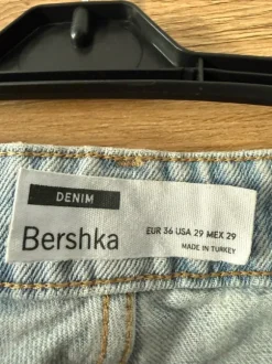 Krótkie spodenki jeansowe
