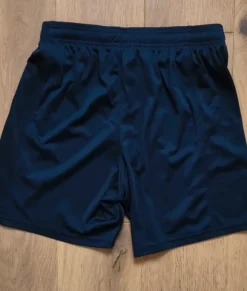 Krótkie spodenki Under Armour rozmiar M / Granatowe szorty na siłownię Under Armour rozmiar M