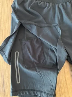 Krótkie spodenki z legginsami do biegania L