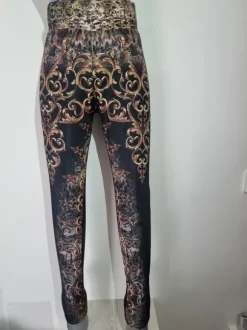 Kuviolliset leggingsit