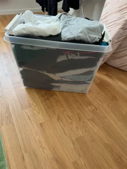 Låda med kläder Herr