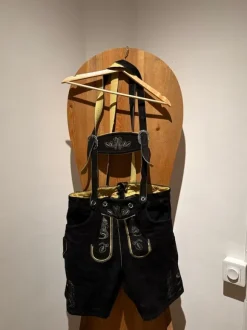 Lederhosen svarta size medium