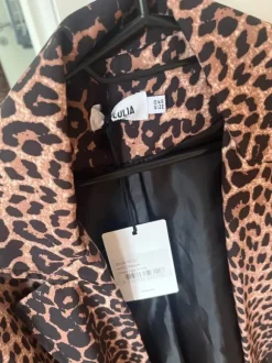 Leo blazer