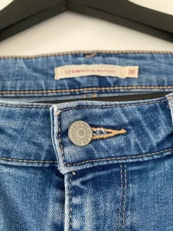 Levis 725 str 30/32