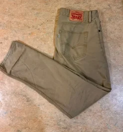 Levis 508 chinos