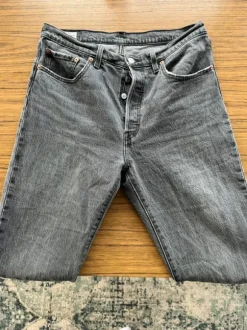 Levis 501 grå w30 l32