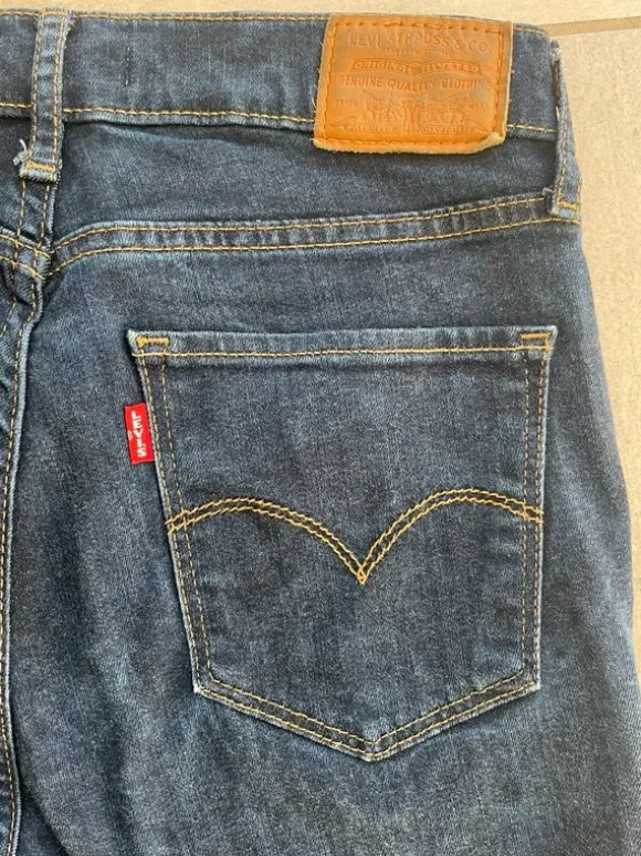 Levi’s 724 High Rise Straight. Str. 27 (se foto).