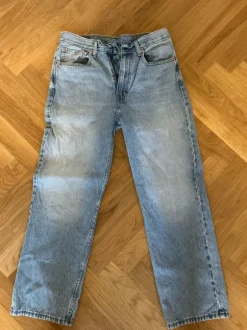 Levi’s 565 jeans