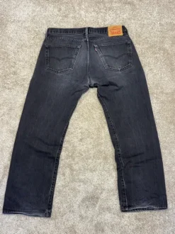 Levi’s 501 jeans W36 L32 black washed denim