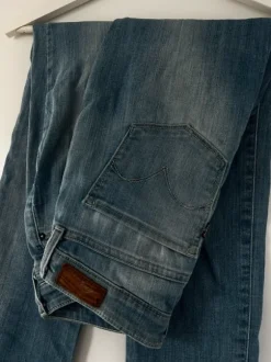 Levis Jeans