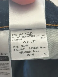 Levi’s jeans i mørkeblå W31/L32