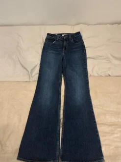 Levi's 70s high flare