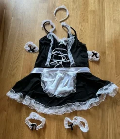 Lite kul hembiträdes outfit