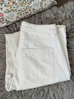 Ljusa jeans
