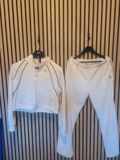 Lækkert fritidssæt, loose fit