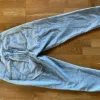 Loose mom jeans ultra high waist – ljus denim strl 40
