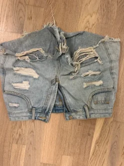 Lyseblå shorts