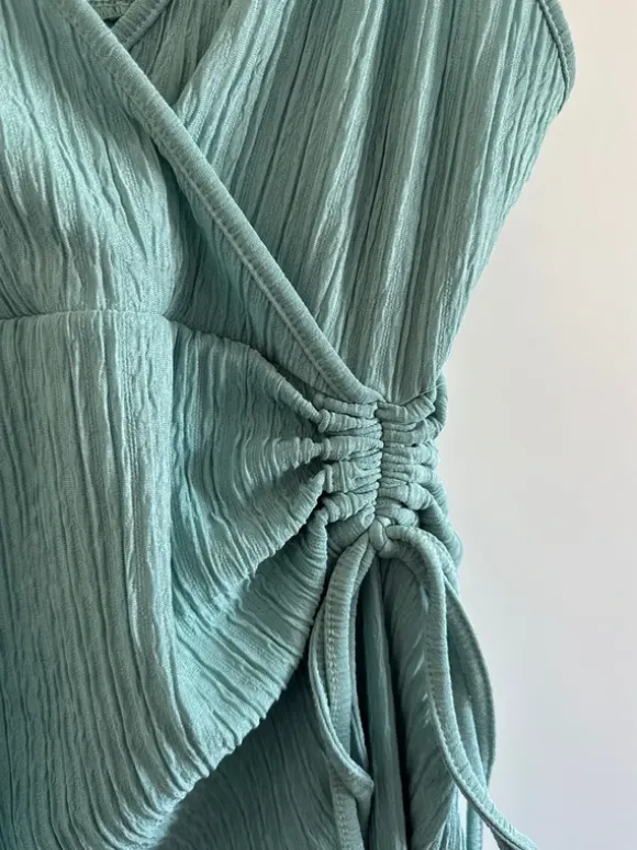 Mint/ ljusgrön klänning