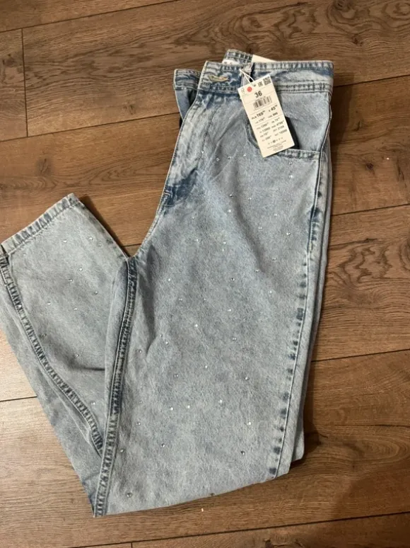 Mom Jeans z cyrkoniami