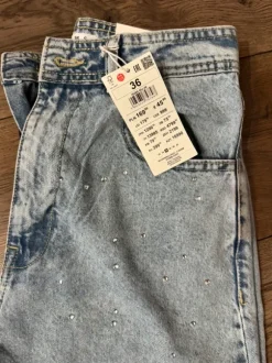 Mom Jeans z cyrkoniami