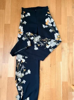 Motive floral pants