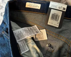 Mörkblå Levis 502 Taper 33/36