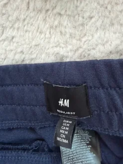 Mörkblå shorts