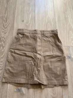 Nedeldel med store lommer