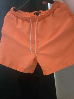 Neon oranga badbyxor