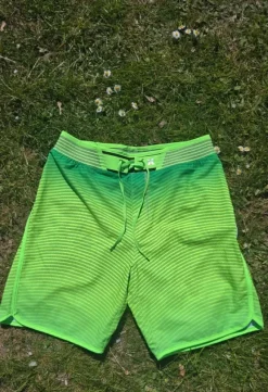 Neongröna Badshorts, surfshort, Men's Physique shorts