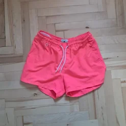 Neonowe spodenki kąpielowe FSBN Beach | Różowe szorty na basen/plażę