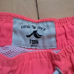 Neonowe spodenki kąpielowe FSBN Beach | Różowe szorty na basen/plażę