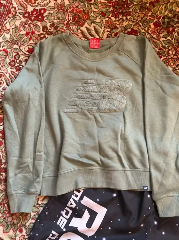 New Balance Vintage Logo Sweatshirt + Space Graphic Jogger Pants Bundle