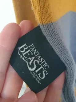 Newt Scamander's hufflepuff scarf