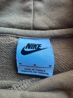 Nike Beige Turtleneck Sweatshirt – Size M – Minimal Logo
