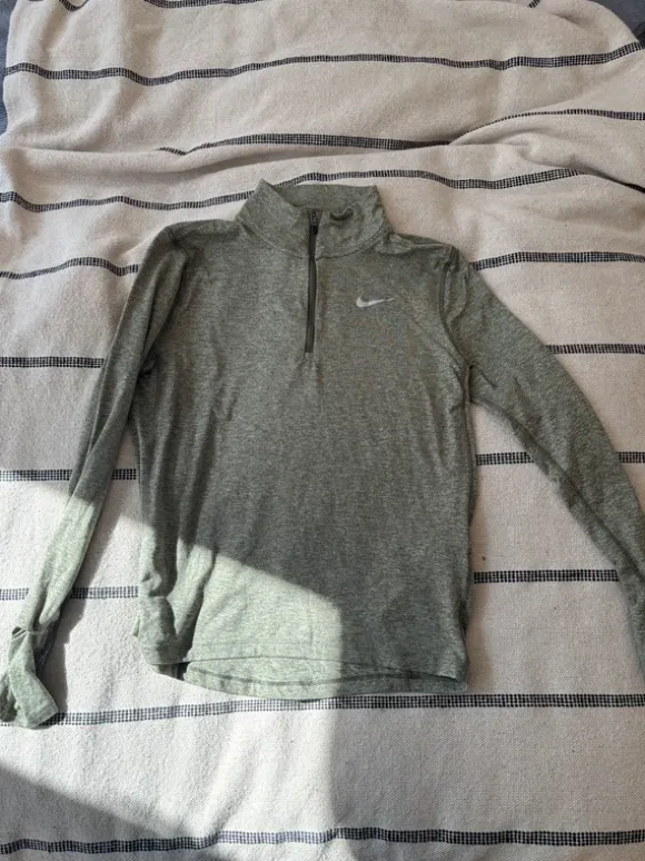 Nike dry-fit løbetrøje str M
