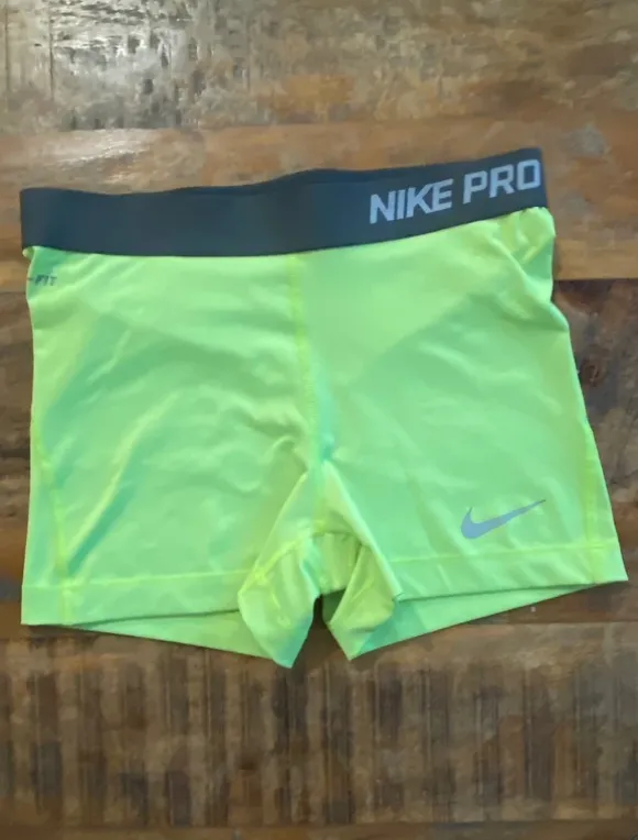Nike PRO, shorty, spodenki, leginsy spodnie sportowe