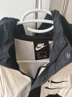 Nike vindjakke