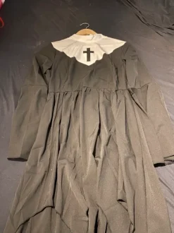 Nun outfit