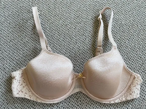 Ny Chantelle BH str. 75 B kun prøvet på