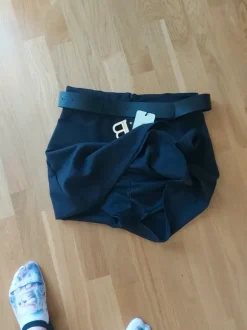 Ny kjolshort storlek s