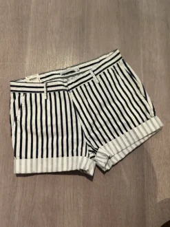 Nya randiga shorts